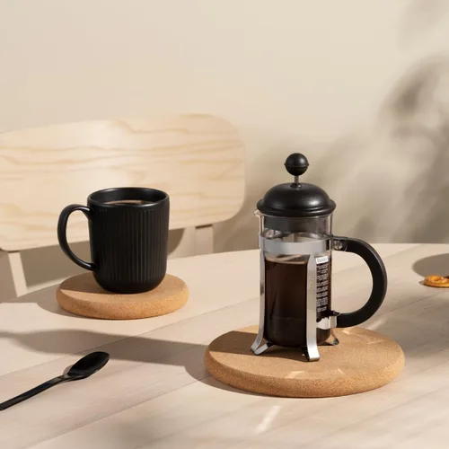 Miniatura 4 de Bodum Caffettiera Cafetera de prensa francesa, tapa de plástico negro y marco de acero inoxidable, 3 tazas, 12 onzas Negro/Cromo