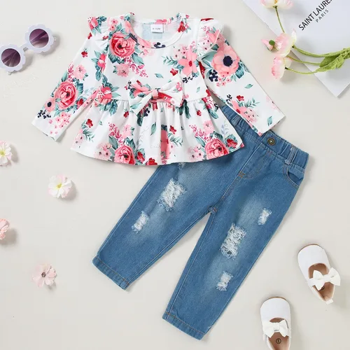 Miniatura 4 de SANMIO Conjunto de ropa para niña, lindo conjunto de camiseta floral con mangas con volantes y pantalones de mezclilla rasgados