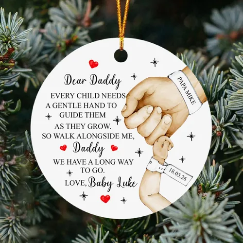 Miniatura 12 de Adorno de Navidad con texto en inglés "Your First Christmas As My Daddy 2025", regalo de recuerdo personalizado para nuevo papá Adorno Your Are