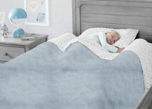 Miniatura 7 de Delta Children Rieles inflables para cama para niños pequeños y niños con bomba de pie (paquete de 2) - Barandillas portátiles a prueba de fugas