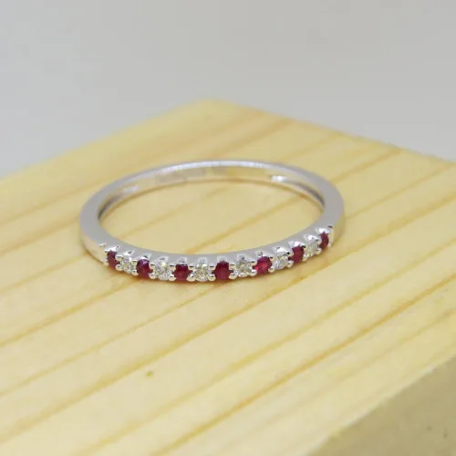 Miniatura 2 de Dazzlingrock Collection Anillo apilable de boda con piedras preciosas y diamantes de 14 quilates, oro blanco