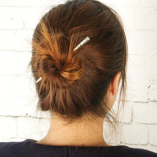 Miniatura 6 de RAYNAG Paquete de 4 palillos de metal para el cabello, palillos de pelo para niñas y mujeres, alfileres de aleación, dorado y plateado