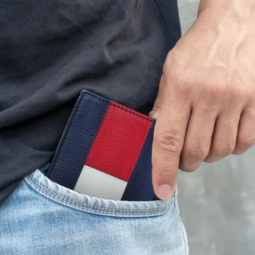 Miniatura 65 de Tommy Hilfiger Cartera de piel auténtica para hombre con ventana de identificación y múltiples ranuras para tarjetas