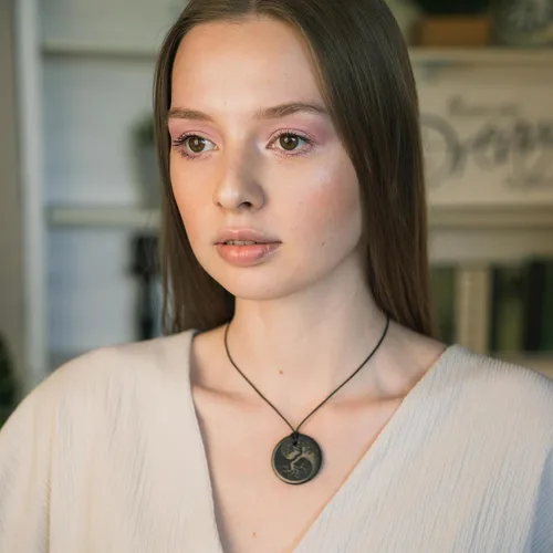 Miniatura 7 de Karelian Heritage Colgante Shungite de forma redonda Colgante de joyería de cristal negro natural espiritual curativo Collar de amuleto