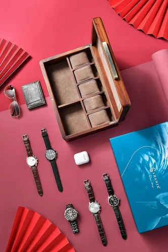 Miniatura 6 de Shanik Caja de reloj grande de madera para hombre, almacenamiento personalizado con 5 ranuras para relojes, caja organizadora para cosas personales