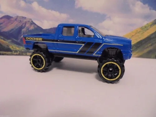 Miniatura 3 de Hot Wheels, 2016 HW Hot Trucks, Dodge Ram 1500 [Azul] Exclusivo #144/250