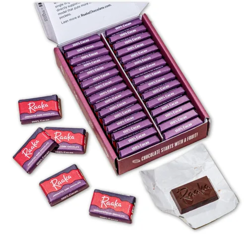 Miniatura 10 de Raaka Caja de regalo de chocolate negro Paquete variado de mini chocolate negro Orgánico, vegano, sin gluten Caja de 30 chocolates envueltos