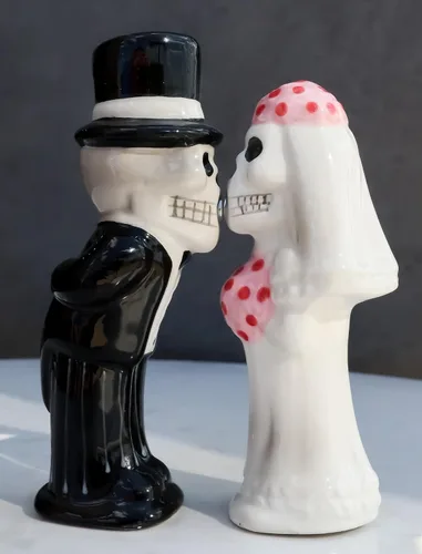 Miniatura 3 de Ebros Gift Juego de saleros y pimenteros de esqueleto para pareja, boda, novia y novio, calaveras de cerámica, esqueletos, cocina, comedor, bar