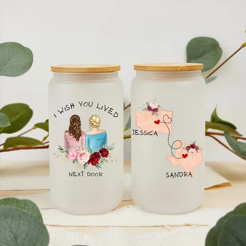 Vasos de beber personalizados para mejor amigo con tapa de bambú y popote de cristal, con texto en inglés "I Wish You Lived Next Door", con nombre