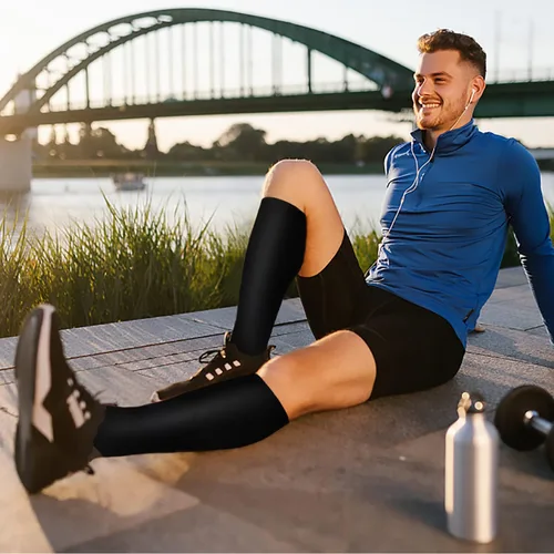 Miniatura 4 de FuelMeFoot Calcetines de compresión para mujeres y hombres, calcetines altos de apoyo graduado para enfermeras, viajes, atléticos