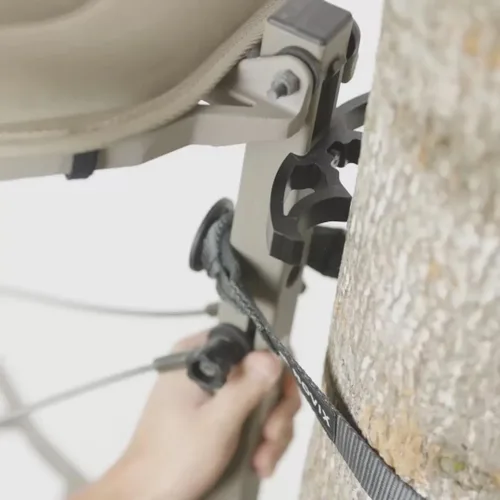 Miniatura 6 de NOVIX Helo - Soporte de árbol ultraligero para colgar – Soporte de plataforma de aluminio fundido con cojín de asiento, asiento ajustable, fabricado