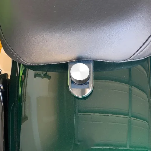 Miniatura 7 de Perno de asiento de motocicleta, tuerca de tuerca de repuesto para Harley Touring Sportster Dyna Softail Road King Electra Street Glide 1996-2023
