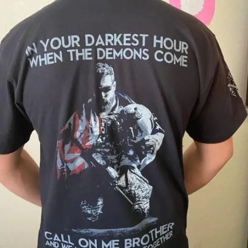 Miniatura 5 de Camiseta con texto en tu hora más oscura, camiseta patriótica tributo Camisa de apoyo veterano del orgullo americano Ropa militar 100% algodón