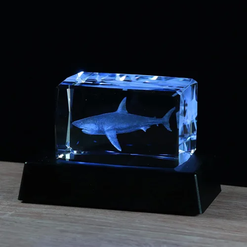 Miniatura 14 de Regalos de delfines de cristal grabados con láser 3D de Qianwei para mujeres y hombres, figuras de vidrio de delfines para decoración de habitación