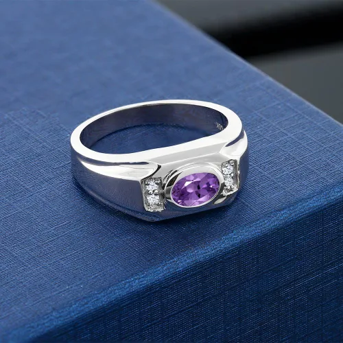 Miniatura 3 de Gem Stone King Anillo de plata de ley 925 ovalado de amatista púrpura y zafiro creado en blanco para hombre (1.26 quilates) disponible 7, 8, 9, 10