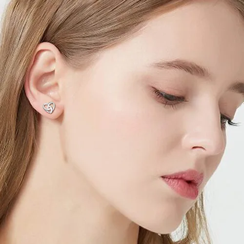 Miniatura 4 de Aretes de plata de ley para mujer Aretes de corazón celta con nudo cruzado triangular, aretes hipoalergénicos para mujeres y niñas, joyería