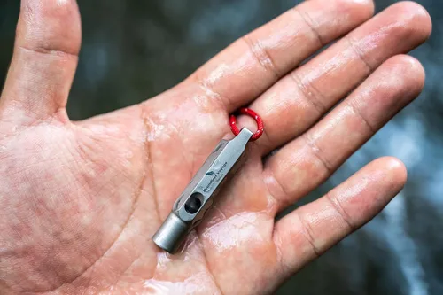 Miniatura 8 de Boundless Voyage Silbato de titanio para supervivencia de emergencia con cordón fuerte para acampar al aire libre, senderismo, entrenadores, 2