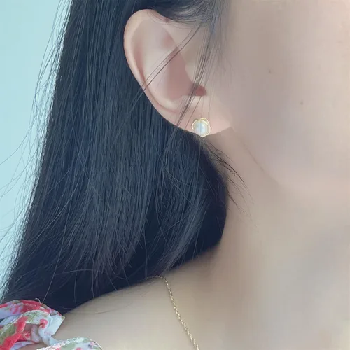 Miniatura 31 de Aretes de perlas para mujer, perlas redondas blancas, aretes de oro envueltos de alambre, joyería hecha a mano para mamá, amante y ella