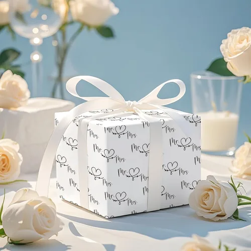Miniatura 4 de RUSPEPA - Rollo de papel para envolver regalos de boda, mini rollo, diseño en blanco y negro de Sr. y Sra. con patrón de corazón y flecha, papel