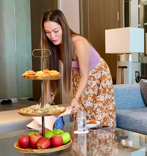 Miniatura 2 de Soporte de exhibición de madera de acacia de 3 niveles, torre rústica para cupcakes, servidor de postres y aperitivos, apilador de queso