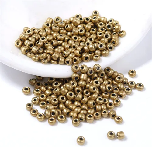 Miniatura 2 de Auvoua - Cuentas de semillas de 0.157 pulgadas (0.157 in), color oro opaco, alrededor de 1600 piezas/5.29 oz, 6/0, cuentas pequeñas para Dorado
