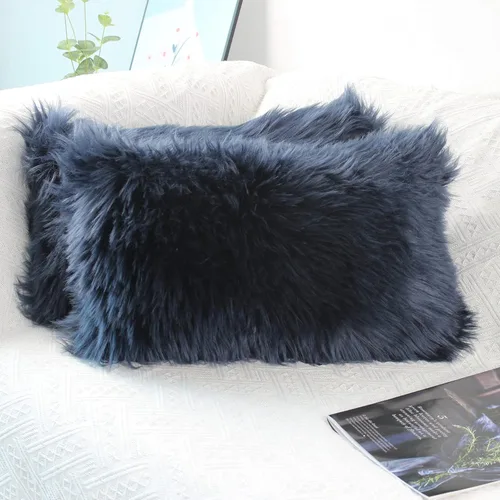 Miniatura 27 de OYIMUA Juego de 2 fundas de almohada decorativas esponjosas de 18 x 18 pulgadas, fundas de almohada lujosas de piel sintética de granja