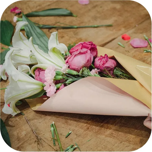 Miniatura 6 de Featuman Papel de regalo floral impermeable, 22 x 22 pulgadas, papel de doble cara para ramo de flores frescas, embalaje de regalo, suministros