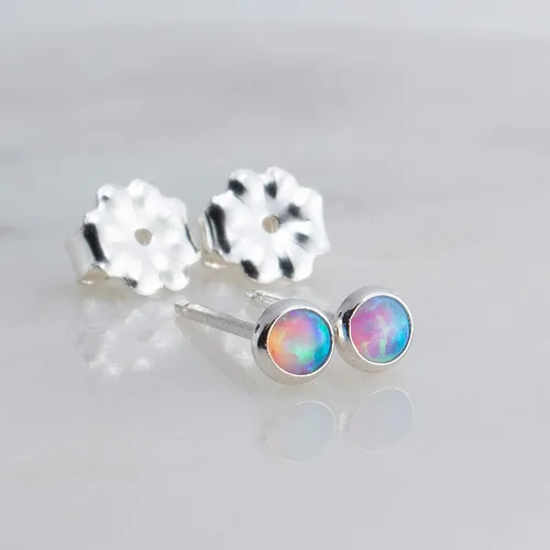 Miniatura 31 de Aretes pequeños de plata de ley para cartílago, tragus, hélix, múltiples piercings hipoalergénicos, piedra natal para mujer, juego de bisel