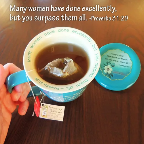 Miniatura 4 de Abbey Gift Amazing Woman - Juego de tazas y posavasos de cerámica, multicolor, "4 1⁄2 x 10 1⁄8 x 1"" (56876T)