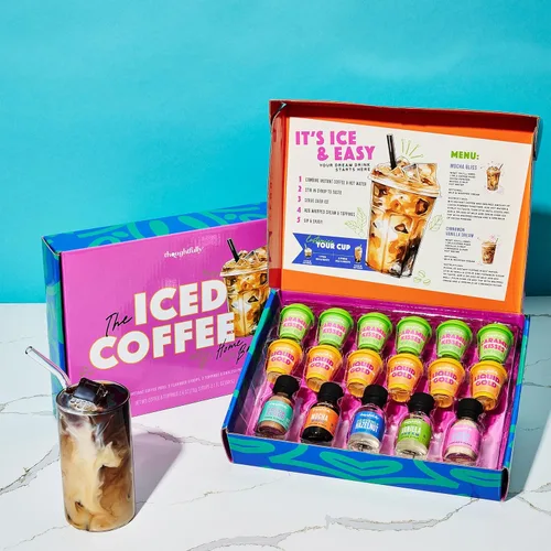 Miniatura 7 de Thoughtfully, Juego de regalo de barra de café helado, incluye café instantáneo, jarabes saborizados, cacao en polvo y azúcar de canela, estación