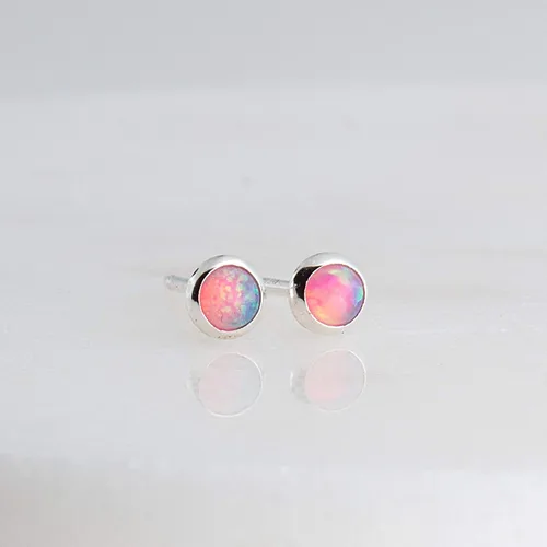 Miniatura 115 de Aretes pequeños de plata de ley para cartílago, tragus, hélix, múltiples piercings hipoalergénicos, piedra natal para mujer, juego de bisel
