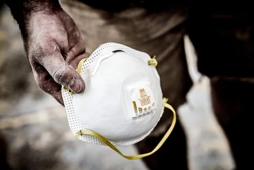 Miniatura 10 de 3M Respirador N95 9511, válvula de flujo frío, paquete de 2, aprobado por NIOSH, medios filtrantes avanzados para una fácil respiración, cómodo