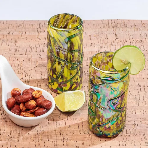 Miniatura 3 de Juego de vasos de tequila mexicanos especiales, soplados a mano con color y textura únicas de 4 piezas - Confeti (Brillo dorado)