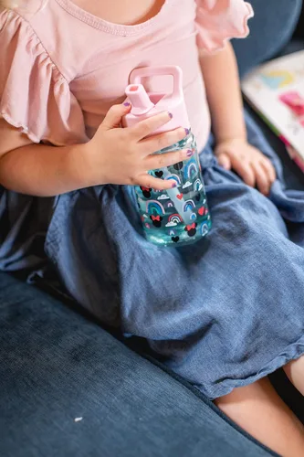 Miniatura 6 de Simple Modern Disney Princess - Botella de agua de plástico Tritan Summit para niños, taza sin BPA de 12 onzas con tapa cubierta con popote a prueba