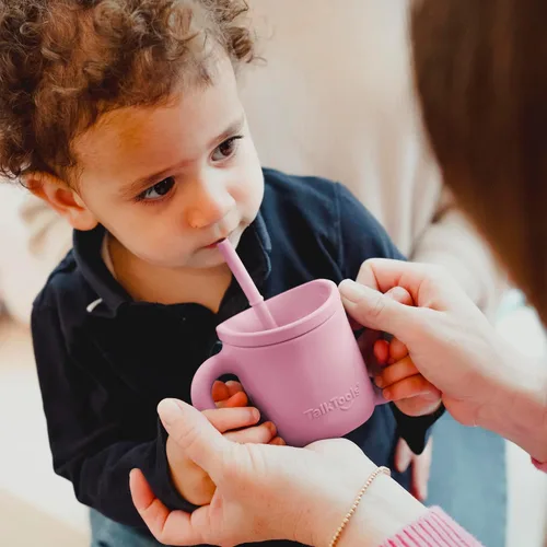 Miniatura 6 de TalkTools ITSY - Taza de entrenamiento de silicona para bebé, taza pequeña con popote para bebé, antifugas, a prueba de derrames y sin BPA
