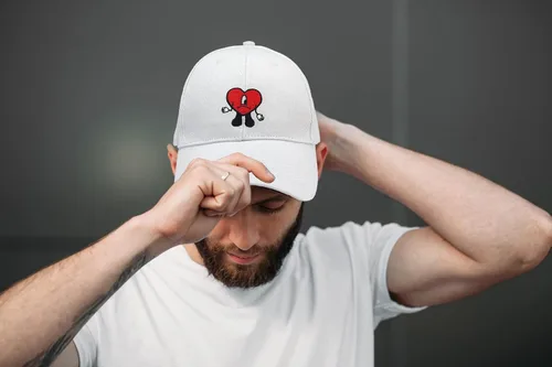 Miniatura 3 de Gorro de béisbol de algodón con diseño de conejo de Bad Rabbit Reggaeton Happy Easter unisex bordado ajustable