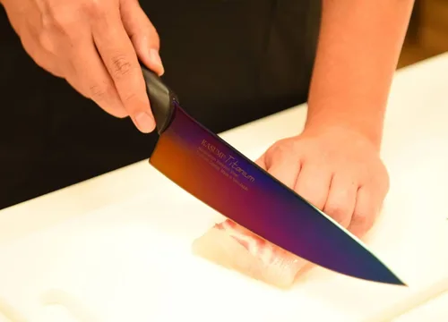 Miniatura 8 de SUMIKAMA KASUMI 22020/RA Cuchillo Kasumi, revestimiento de titanio, cuchillo en forma de espada, fabricado en Japón, 7.9 pulgadas (7.9 in), cuchillo