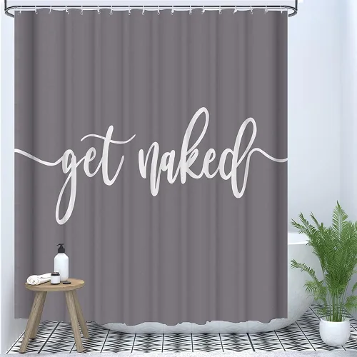 Cortina de ducha divertida y linda con texto en inglés «Get Nake», fondo gris, palabras blancas, lavable a máquina, juego de decoración de baño con