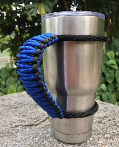 Miniatura 10 de MOCE Mango de paracaídas hecho a mano para vaso Yeti/Rtic/Ozark Trail Rambler de 30 onzas. Morado/Blanco Violeta/Blanco