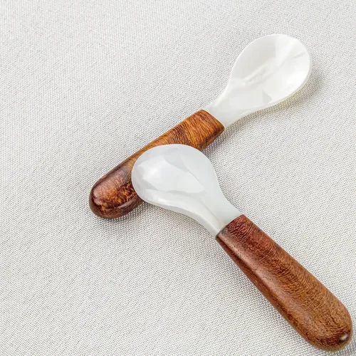 Miniatura 4 de DUEBEL Juego de 6 cucharas de caviar de mango de madera, cucharas de nácar de 4 pulgadas para servir caviar, servir huevos, deroración de catering