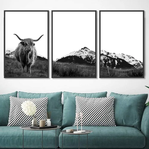 Miniatura 3 de SIGNWIN Lienzo enmarcado de 3 piezas de arte para la pared, diseño de ganado de las tierras altas frente a la montaña nevada, duotono en blanco
