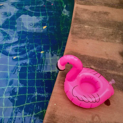 Miniatura 7 de Soporte inflable para bebidas, paquete de 3 flotadores de piscina, portavasos para fiesta de verano en la piscina, variedad de formas para elegir