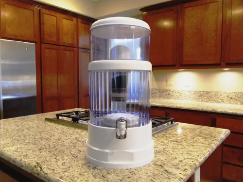 Miniatura 2 de Sistema de filtración y purificación para mesada de Zen Water Systems, Blanco crudo
