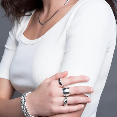 Miniatura 2 de Silpada Anillo 'Hammered Cuff' en plata de ley