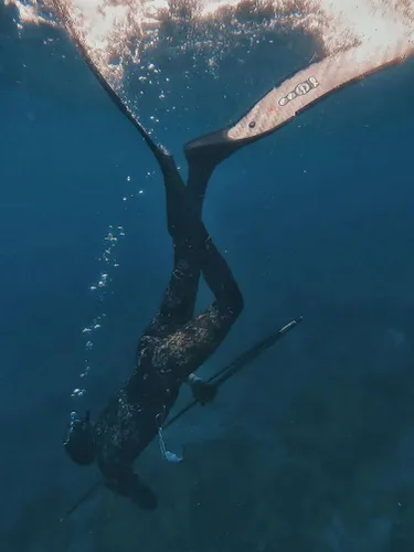 Miniatura 6 de Traje de neopreno de pesca submarina de 0.059 pulgadas con capucha, 2 piezas de camuflaje para caza de buceo, para buceo en agua fría