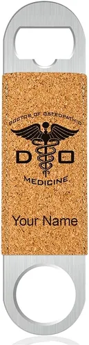 Miniatura 6 de LaserGram Abrebotellas, DO Doctor en Medicina Osteopática, grabado personalizado incluido (cuero sintético, negro y dorado)