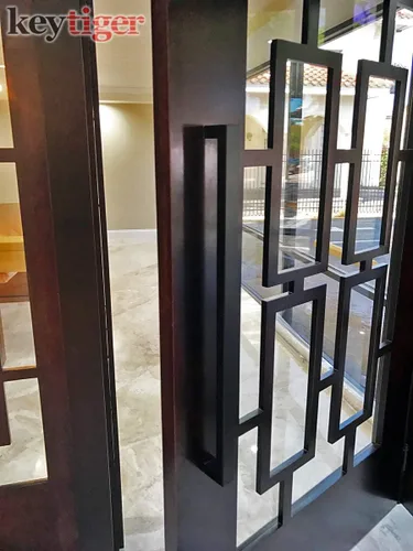 Miniatura 5 de Manijas de puerta modernas de acero inoxidable negro mate de 71 pulgadas de largo, tiradores interiores y exteriores espalda con espalda