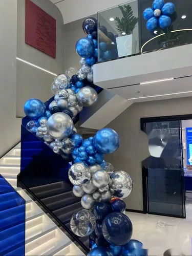 Miniatura 4 de Paquete de 140 globos de guirnalda de globos de color azul marino, plateado, azul marino, azul macarrón, para graduación, fiesta de cumpleaños, baby