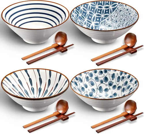 Zopeal Juego de 4 tazones de cerámica para ramen de 40 onzas con palillos, cucharas y estantes de cerámica asiática para sopa Udon Soba Pho, fideos