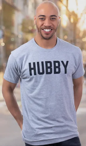 Miniatura 14 de Hubby Funny Dad Joke Groom Humor Matrimonio Aniversario Marido Saying Cute Dude Honeymoon Camiseta para hombre
